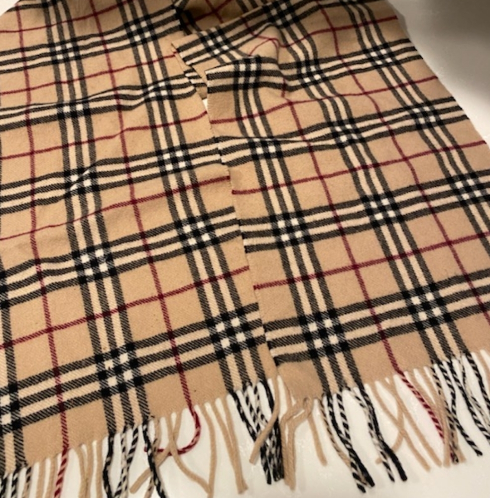 Burberry scarf - Picture 2 of 3